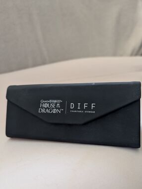 NWT House Of The Dragon Diff Sunglasses - House Targaryen